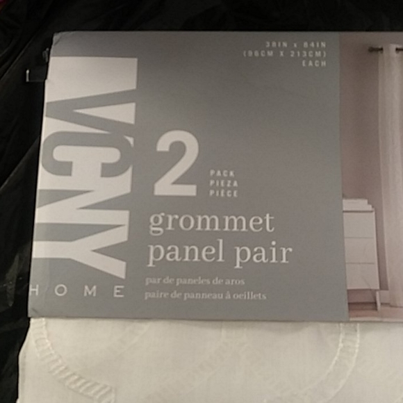 VCNY Charlotte embroidered set of 2 panels - Picture 3 of 4